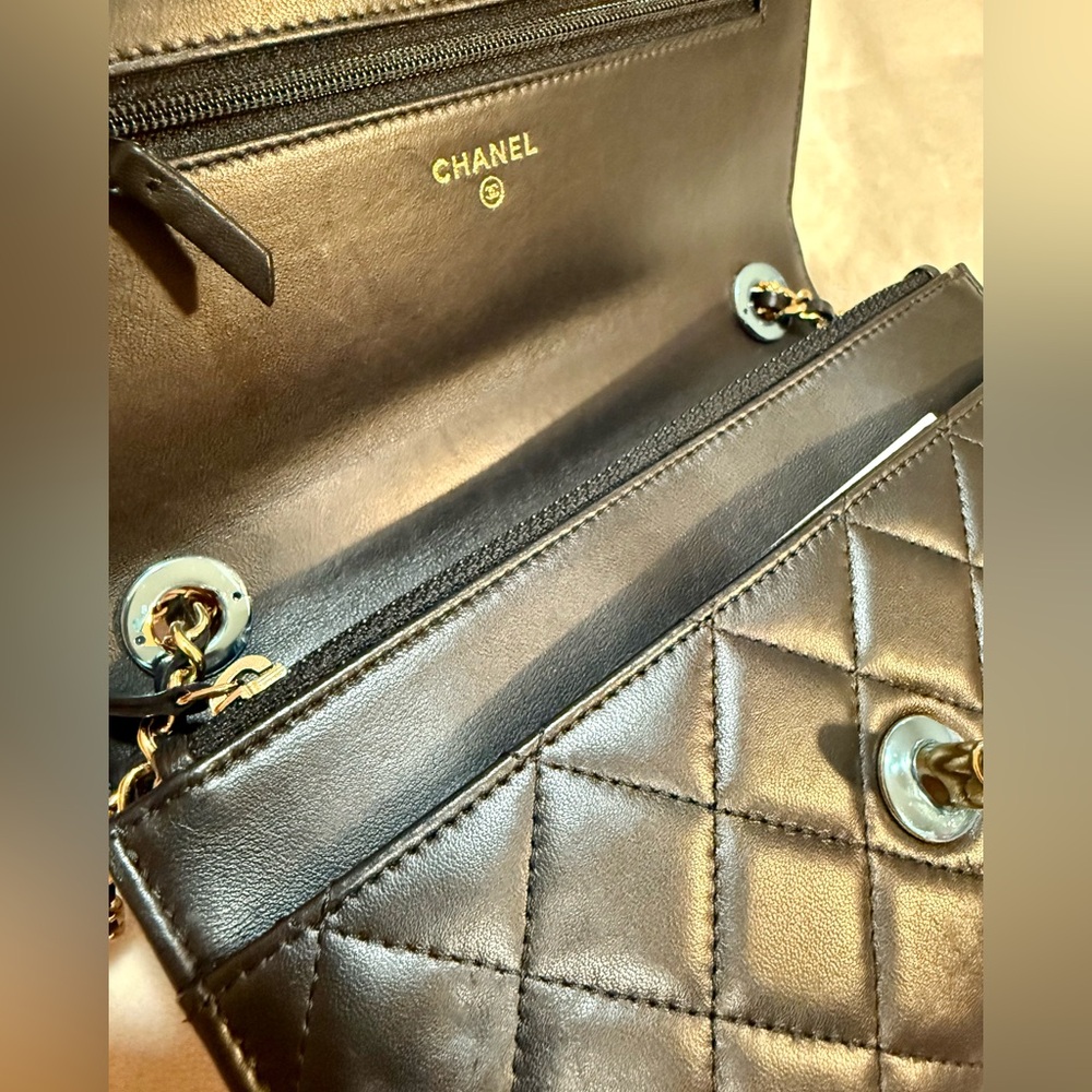 CHANEL Soft Leather Purse ๐ฅ - Picture 16 of 16